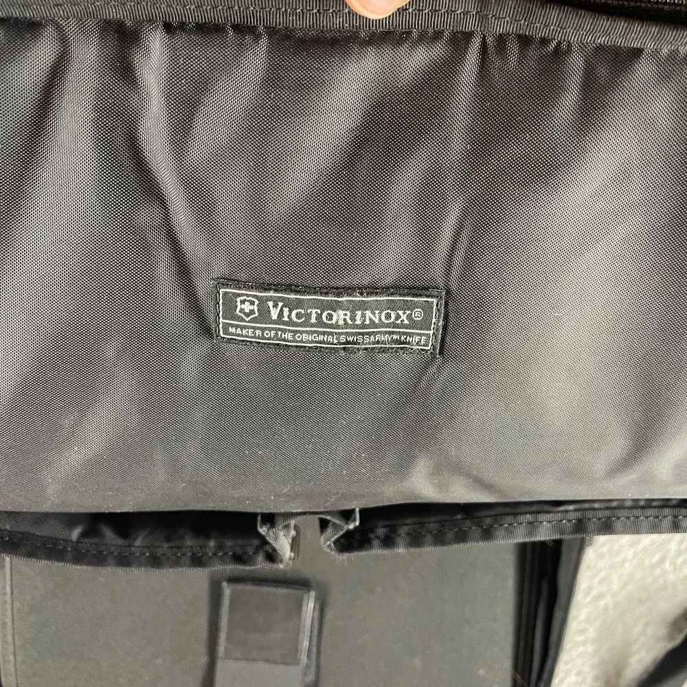 Victorinox Black Laptop Bag/Briefcase w/Multiple Pockets, fits 16